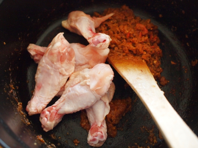 チキンカレーに合う鶏肉の部位